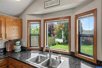 645 John St, Mount Angel, OR 97362 - Photo 13