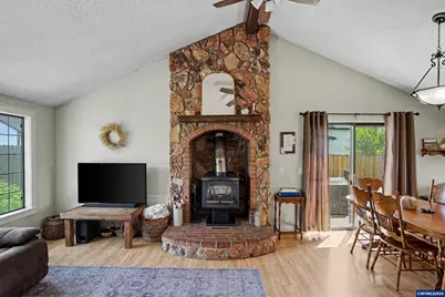 645 John St, Mount Angel, OR 97362 - Photo 7