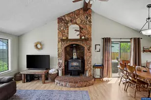 645 John St, Mount Angel, OR 97362 - Photo 7