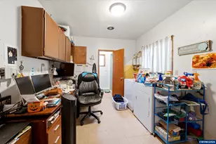 1404 Umpqua Rd, Woodburn, OR 97071 - Photo 15