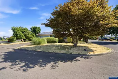 1404 Umpqua Rd, Woodburn, OR 97071 - Photo 3