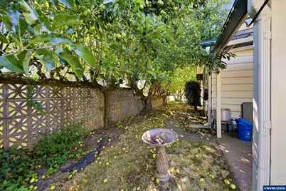 1404 Umpqua Rd, Woodburn, OR 97071 - Photo 25