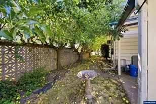 1404 Umpqua Rd, Woodburn, OR 97071 - Photo 25