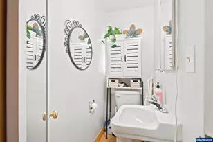1755 Madison St NE, Salem, OR 97301 - Photo 11