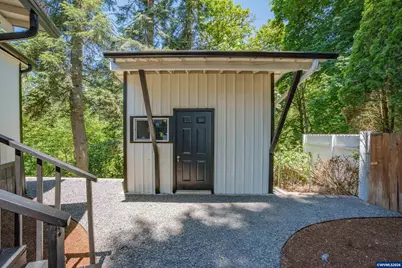 1598 40th Ln, Sweet Home, OR 97386 - Photo 3