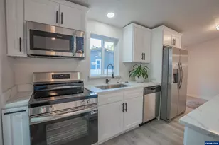 1598 40th Ln, Sweet Home, OR 97386 - Photo 9
