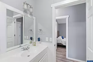 38415 Century Dr NE, Albany, OR 97322 - Photo 13