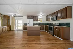 1103 N Springbrook Rd, Newberg, OR 97132 - Photo 11