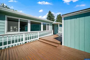 1103 N Springbrook Rd, Newberg, OR 97132 - Photo 7