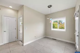 338 NW Ivy Ave, Dallas, OR 97338 - Photo 13
