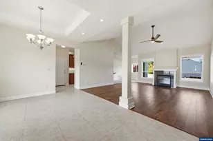 338 NW Ivy Ave, Dallas, OR 97338 - Photo 7