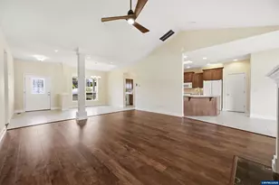 338 NW Ivy Ave, Dallas, OR 97338 - Photo 11
