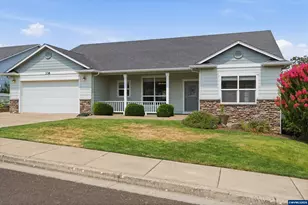 338 NW Ivy Ave, Dallas, OR 97338 - Photo 3