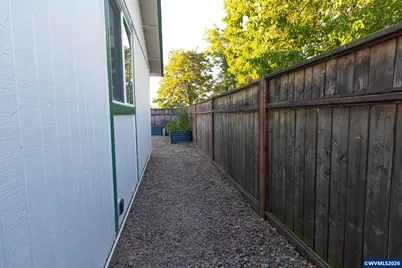 143 SW Wake Robin Av, Corvallis, OR 97333 - Photo 25