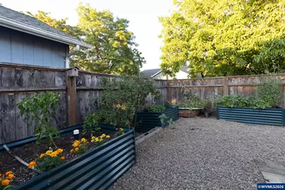 143 SW Wake Robin Av, Corvallis, OR 97333 - Photo 27