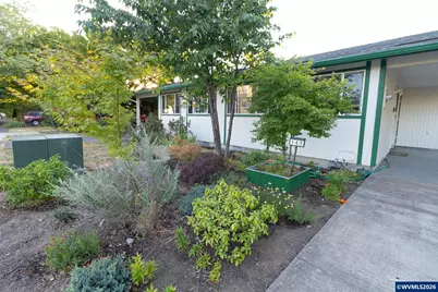 143 SW Wake Robin Av, Corvallis, OR 97333 - Photo 3