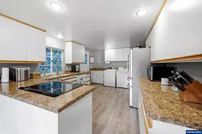 3055 Hollywood Dr NE, Salem, OR 97305 - Photo 11