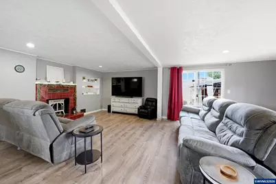 3055 Hollywood Dr NE, Salem, OR 97305 - Photo 5
