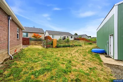 3055 Hollywood Dr NE, Salem, OR 97305 - Photo 31