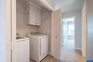 1657 SE Barberry Ave, Dallas, OR 97338 - Photo 17