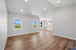 356 E Kisling Ave, Brownsville, OR 97327 - Photo 5