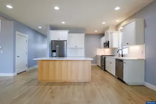 3173 Garrett St NW, Salem, OR 97304 - Photo 7
