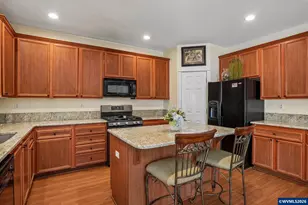 325 Stellers Eagle St NW, Salem, OR 97304 - Photo 11