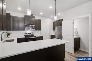 3751 Village Center Dr SE, Salem, OR 97302 - Photo 9