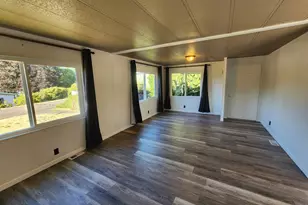 38129 Weirich Dr, Lebanon, OR 97355 - Photo 3