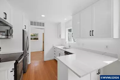 1020 N 3rd St, Woodburn, OR 97071 - Photo 17
