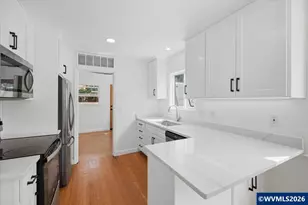 1020 N 3rd St, Woodburn, OR 97071 - Photo 17