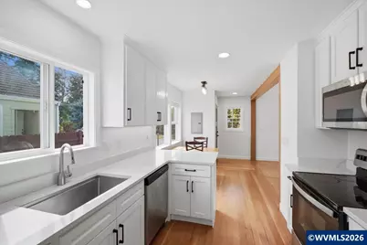 1020 N 3rd St, Woodburn, OR 97071 - Photo 19