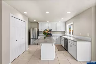 762 Burgundy Ave NE, Keizer, OR 97303 - Photo 13