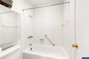 950 Evergreen #110 Rd, Woodburn, OR 97071 - Photo 13
