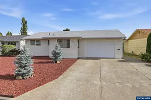 2049 W Hayes St, Woodburn, OR 97071 - Photo 3