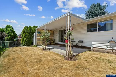 2212 Country Club Ter, Woodburn, OR 97071 - Photo 33