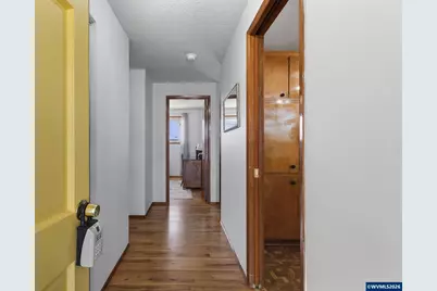 2212 Country Club Ter, Woodburn, OR 97071 - Photo 5