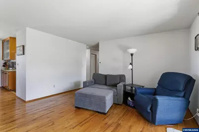 2212 Country Club Ter, Woodburn, OR 97071 - Photo 7