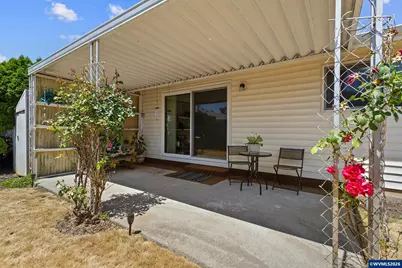 2212 Country Club Ter, Woodburn, OR 97071 - Photo 31