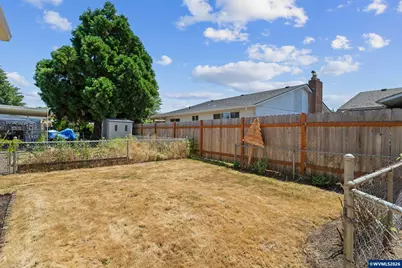 2212 Country Club Ter, Woodburn, OR 97071 - Photo 35