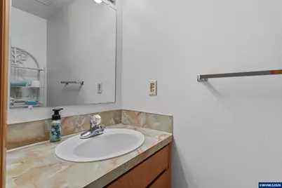 2212 Country Club Ter, Woodburn, OR 97071 - Photo 27