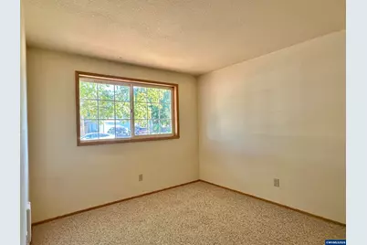 409 SE Villa Dr, Corvallis, OR 97333 - Photo 13