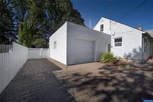1060 Albert Dr SE, Salem, OR 97302 - Photo 33