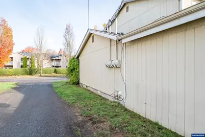 530 34th (-536) Av SE, Albany, OR 97322 - Photo 23