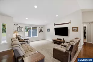 38712 River Dr, Lebanon, OR 97355 - Photo 9