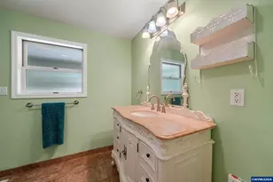 32140 Tangent Dr, Tangent, OR 97389 - Photo 27