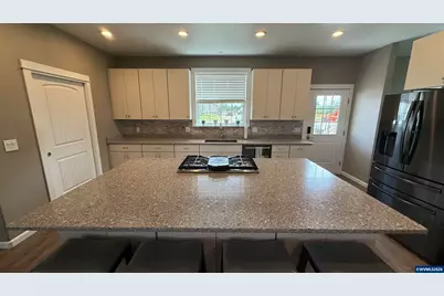 38053 Robinson Dr, Scio, OR 97374 - Photo 7