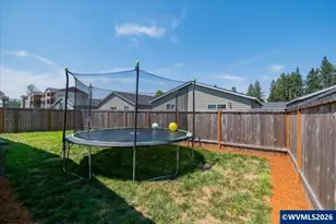537 Russell Dr, Lebanon, OR 97355 - Photo 35