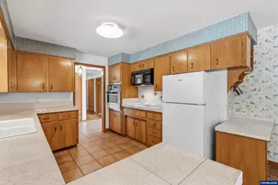 1514 37th Ave NW, Salem, OR 97304 - Photo 9
