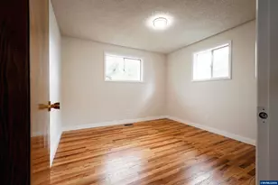 1210 Riverbend Rd NW, Salem, OR 97304 - Photo 23